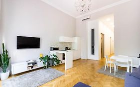 Luxury Lisbeth Apartman Budapest
